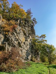 Skalní věž Stěna pohraniční stráže v přírodní rezervaci Bílý kříž
Podzimní běh za nádherného ale větrného počasí z České republiky údolím řeky Dyje v Rakousku.