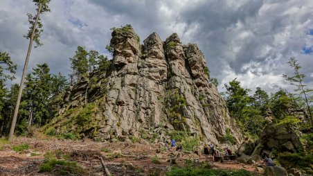 Skalní věž Paličatá v přírodní rezervaci Čtyři palice
Celodenní běh po nejkrásnějších skalních vyhlídkách ve východní části Žďárský vrchů zakončený dvěma bouřkami.