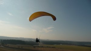 Začátky s Paraglidingem na Hodkovické hraně u Hodkovic nad Mohelkou