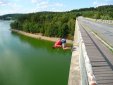 ZOBRAZIT fotky proběhlé akce:
2007-08-25 - Dalešická přehrada - Stropešínský most - Kienova houpačka