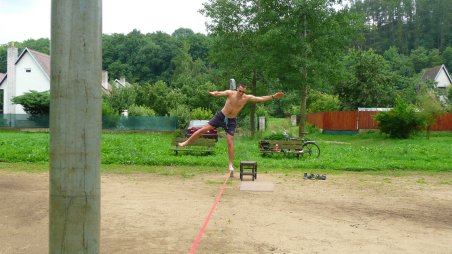 2009-07-01 - Třebíč - Poušov - Hřiště - Slackline