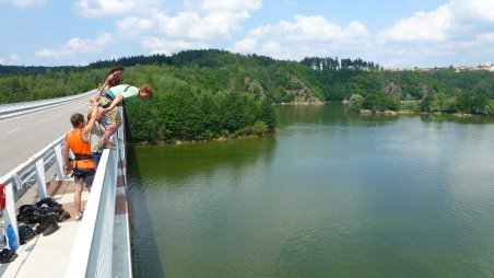 2012-07-07 - Dalešická přehrada - Stropešínský most - Kienova houpačka