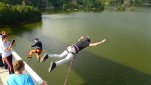 ZOBRAZIT fotky proběhlé akce:
2012-07-22 - Dalešická přehrada - Stropešínský most - Kienova houpačka