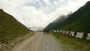 Vysokohorská turistika v okolí ruského Elbrusu