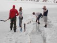 ZOBRAZIT fotky proběhlé akce:
Plavání pod ledem v plavkách na nádech