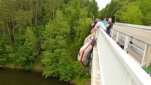 ZOBRAZIT fotky proběhlé akce:
2013-06-16 - Dalešická přehrada - Stropešínský most - Kienova houpačka