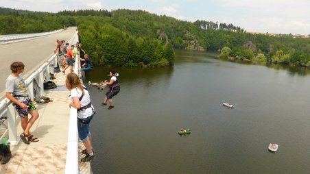 2013-07-07 - Dalešická přehrada - Stropešínský most - Kienova houpačka