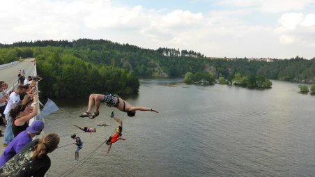 2013-07-07 - Dalešická přehrada - Stropešínský most - Kienova houpačka