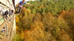 ZOBRAZIT fotky proběhlé akce:
2013-10-19 - Třebíč - Borovinský most - Kienova houpačka