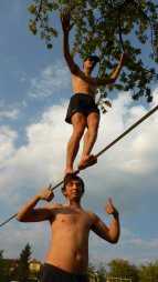 2014-05-01 - Stařeč - Sokolské hřiště - Slackline