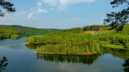 Běh 45 km: Jaderná elektrárna Dukovany - Dalešická přehrada - Třebíč