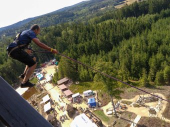 Rope Jumping z rozhledny u Jakuba v České Kanadě