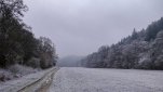 ZOBRAZIT fotky proběhlé akce:
Běh 42 km: Údolí Jihlavy a Oslavy
Zimní běh s taťkou na Nový rok v mrznoucí mlze pod Dalešickou přehradou.