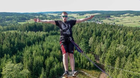 Rope Jumping z rozhledny u Jakuba v České Kanadě