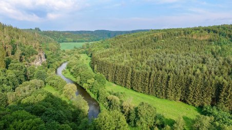 Výhled z Grázlovy vyhlídky v přírodní rezervaci Bílý kříž