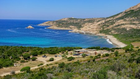 Restaurace U Nichjaretu v zátoce Nichiareto (Baie de Nichiareto)