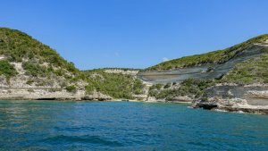 Zátoka L'Arenella (Calanque de L'Arenella) u pobřežního města Bonifacio