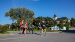 ZOBRAZIT fotky proběhlé akce:
Běh 44 km: Jihlava - Třebíč
Hromadný běh z Jihlavy po cyklostezce kolem řeky Jihlavy zpátky do Třebíče jako podpora při prvním maratonu běžkyně Alči.
