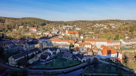 Výhled na město Vranov nad Dyjí od Vraní věže