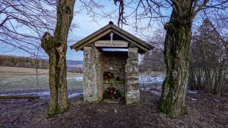 Kaple sv. Martina u obce Návary