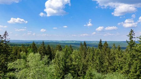 Výhled severozápadním směrem z vrcholu Devět skal (836,3)