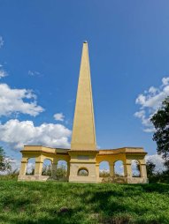 Obelisk v Uherčicích