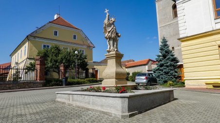 Socha sv. Jana Nepomuckého v obci Mohelno