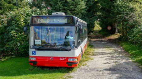Náhradní doprava za metro v České Kanadě