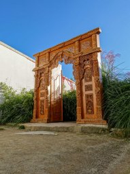 Brána do ájurvédského pavilonu v lázních Svatá Kateřina