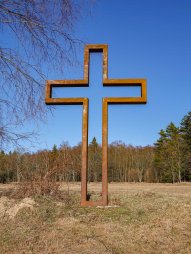 Kříž v soukromé přírodní rezervaci Rajchéřov - Walden