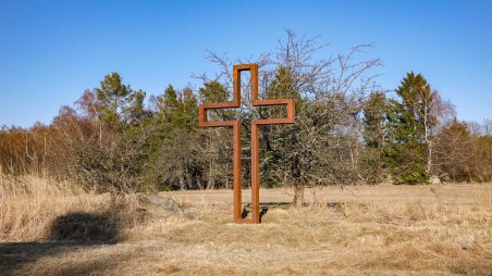 Kříž v soukromé přírodní rezervaci Rajchéřov - Walden