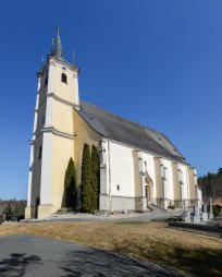Kostel sv. Petra a Pavla na hřbitově ve městě Drosendorf (Drozdovice)
