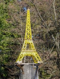 Model Eiffelovy věže u Aifelovy boudy nedaleko Velkého pařezitého rybníka