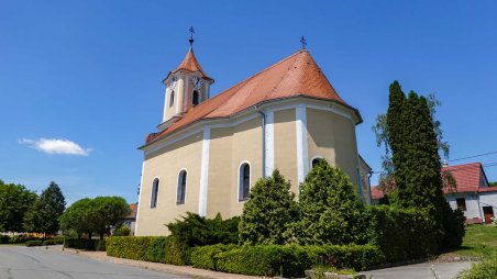 Kostel sv. Vavřince v obci Korolupy