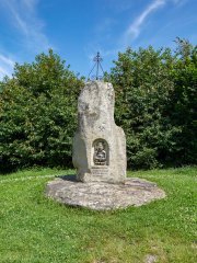 Permoník u kostela sv. Jáchyma nad obcí Dobrá Voda