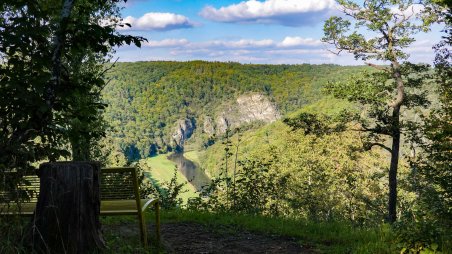 Vyhlídkové místo nad kopcem Umlaufberg v národním parku Podyjí