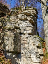 Skalní věž Nad studnou v přírodní rezervaci Štamberk a kamenné moře