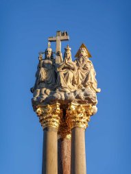 Sloup Nejsvětější Trojice na náměstí Míru ve městě Jaroměřice nad Rokytou