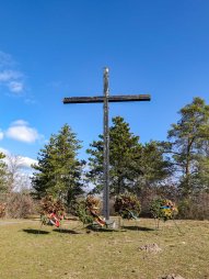 Kříž na vojenském hřbitově Retz (Reteč)