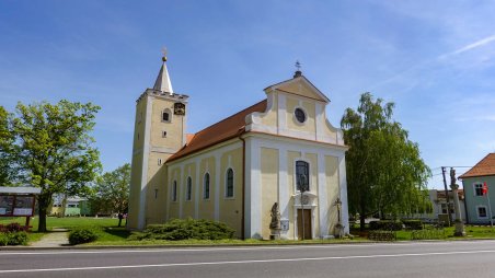 Kostel sv. Markéty v obci Chvalovice
