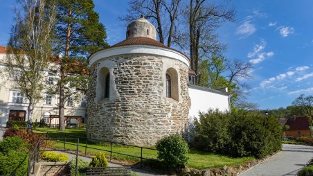 Rotunda Nanebevzetí Panny Marie v obci Plaveč