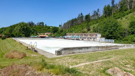 Koupaliště v obci Bransouze