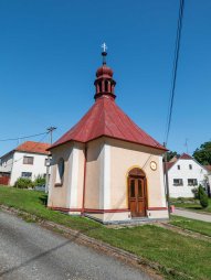 Kaple Panny Marie v obci Kracovice