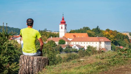 Kostel blahoslavené Juliány Collalto a Paulánský klášter ve městě Brtnice