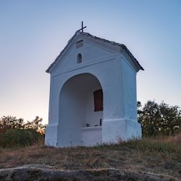Kaple Poklona sv. Ivana u západního okraje národního parku Podyjí
