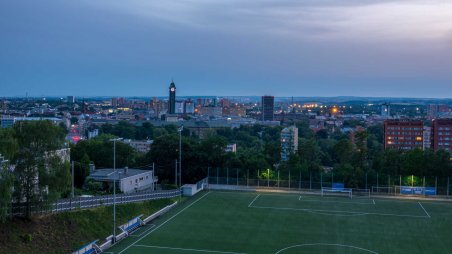 Výhled na město Ostrava z vyhlídkové plošiny Bazaly
