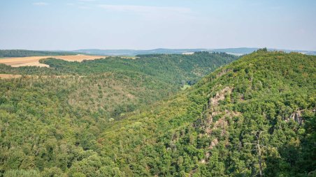 Výhled do údolí řeky Oslava jižně od obce Čučice