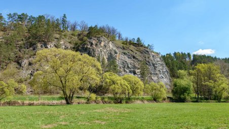 Skála Julienhöhe u města Drosendorf (Drozdovice)